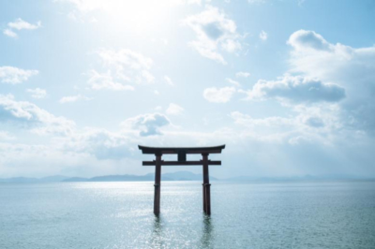 海と鳥居と、風の記憶